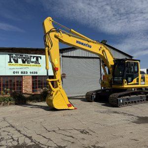 2022 Komatsu PC220 Excavator