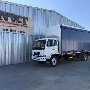 2015 Nissan UD80 Tautliner