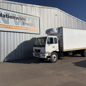 2015 Nissan UD90 Fridge Truck with Meat Rails